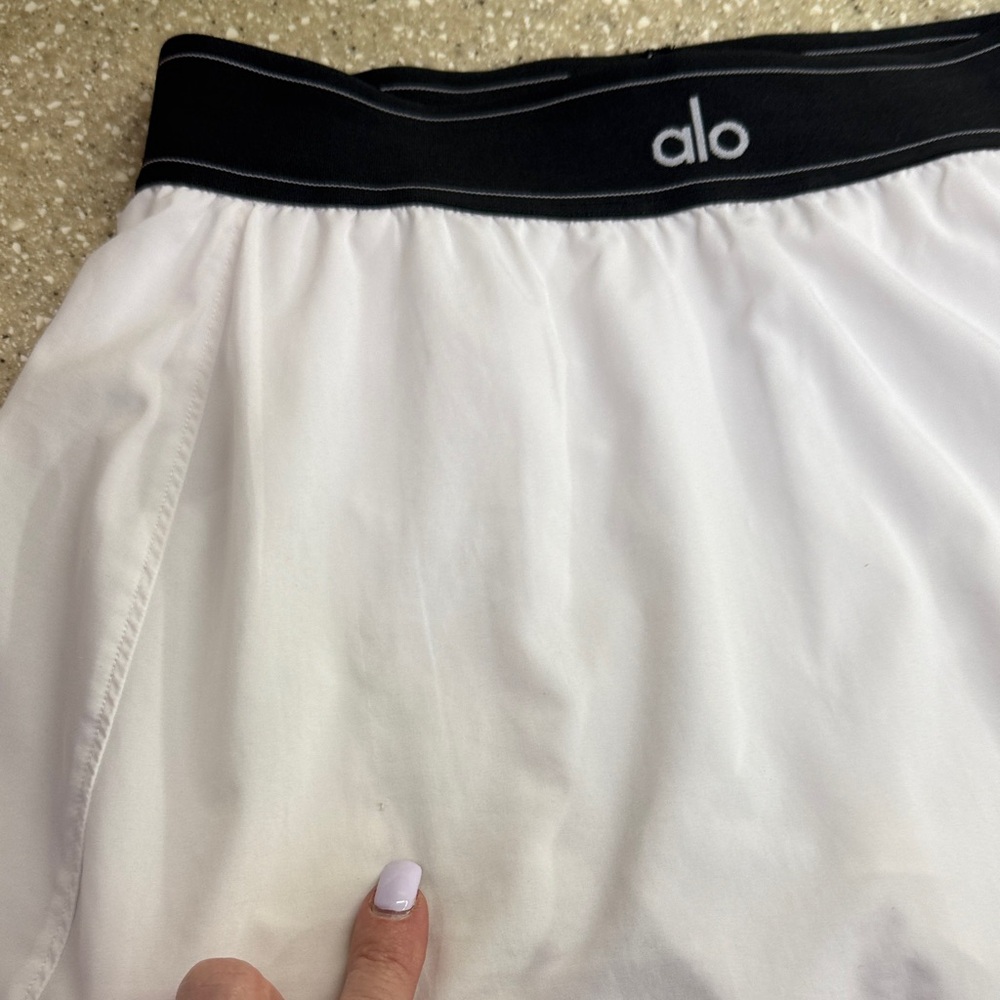 ALO Yoga Black and White Performance Waistband - Picture 6 of 6
